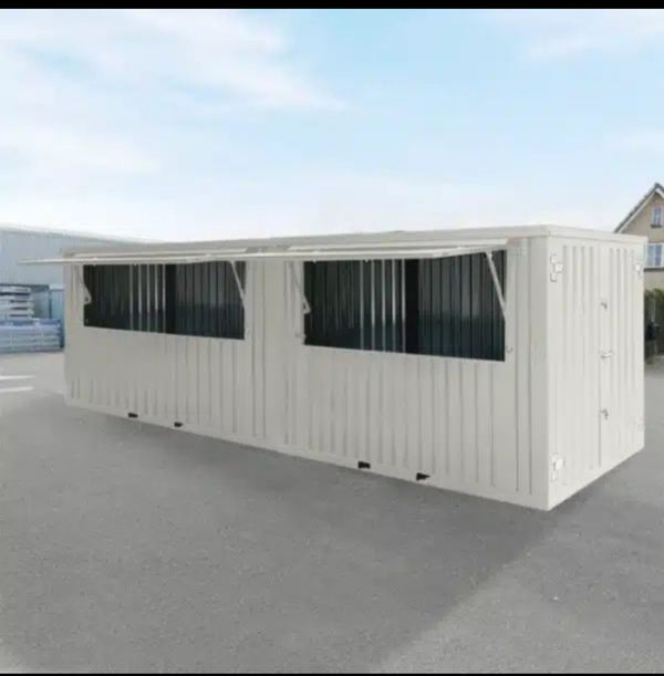 Conteneur de bar extérieur amovible de 8 x 2 mètres